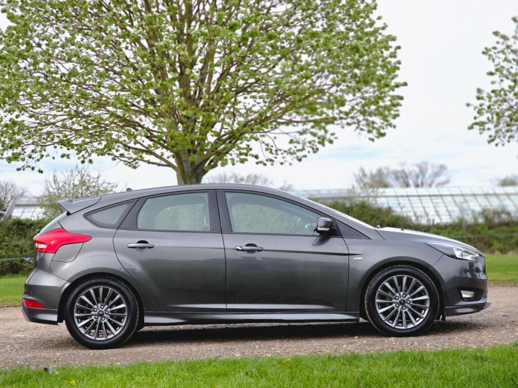 FORD FOCUS 1.0T ECOBOOST ST-LINE (67/2017)