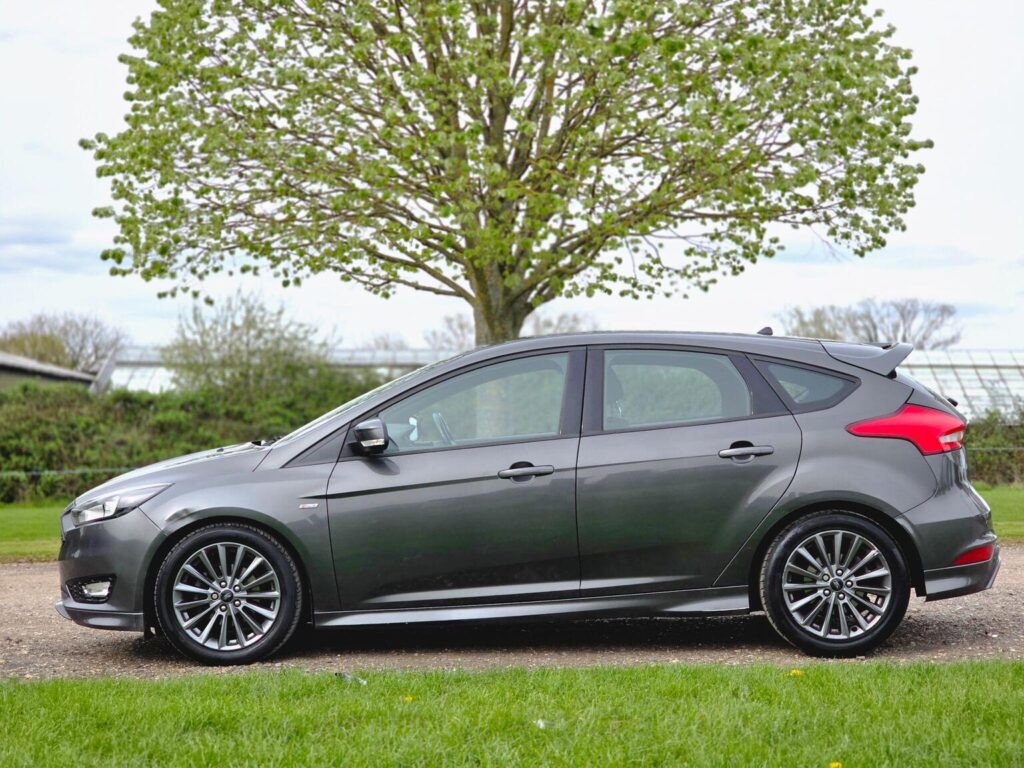 FORD FOCUS 1.0T ECOBOOST ST-LINE (67/2017)
