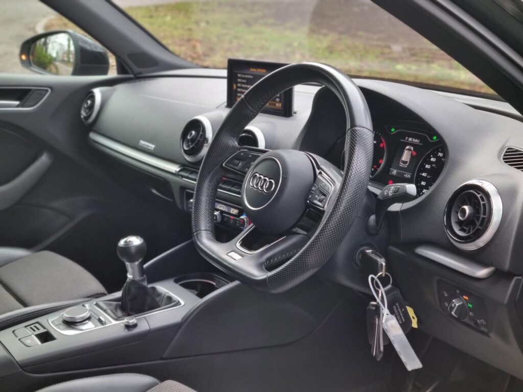 AUDI A3 2.0 TDI BLACK EDITION SPORTBACK QUATTRO (2017/17)