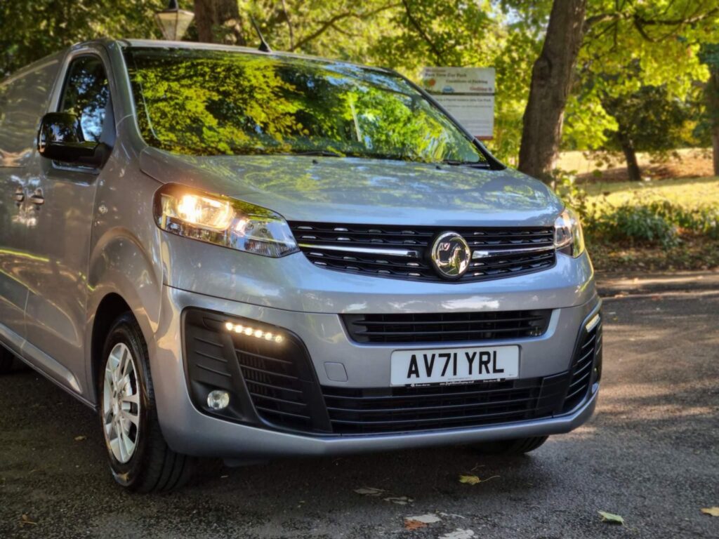 VAUXHALL VIVARO 1.5 TURBO D 2900 SPORTIVE (2021/71)